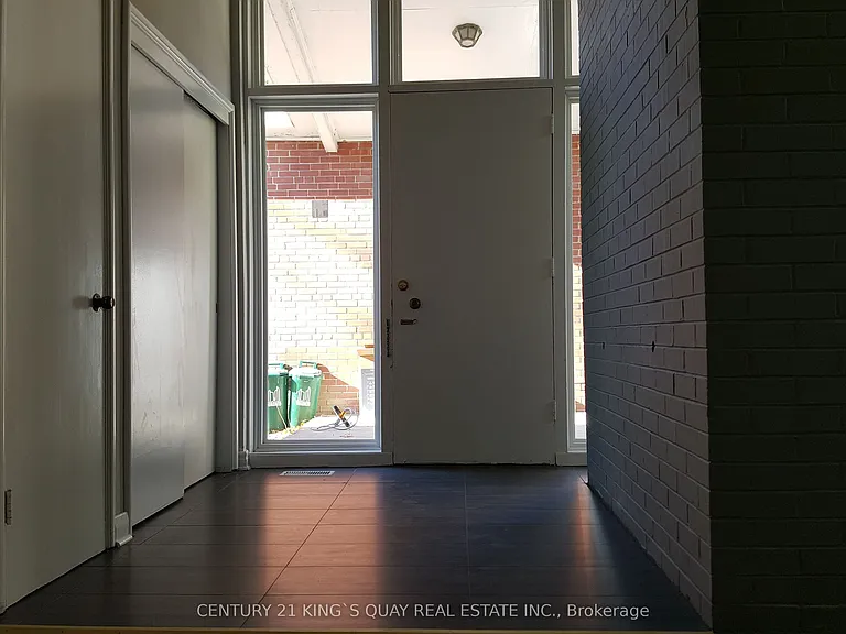 63 Banbury Rd — Photo 2