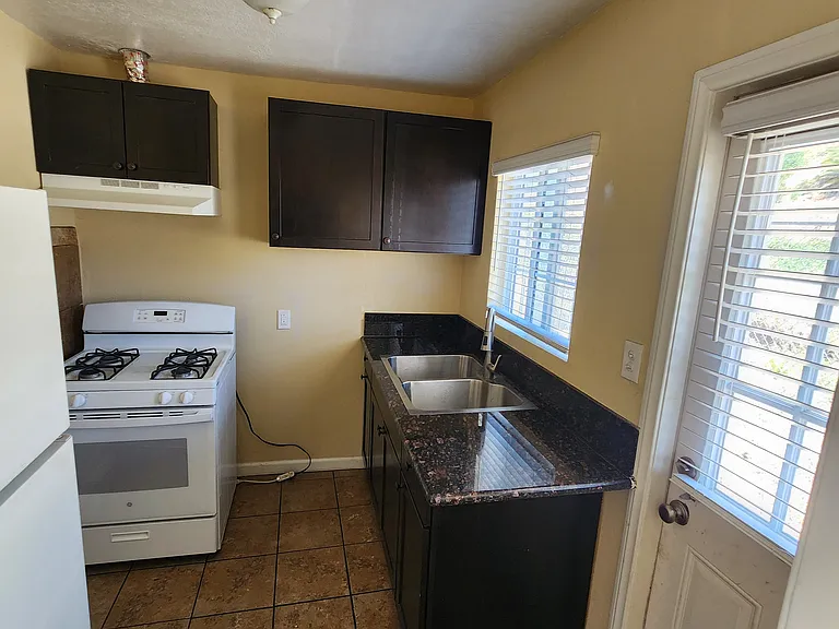 4992 Auburn Dr #C — Photo 1
