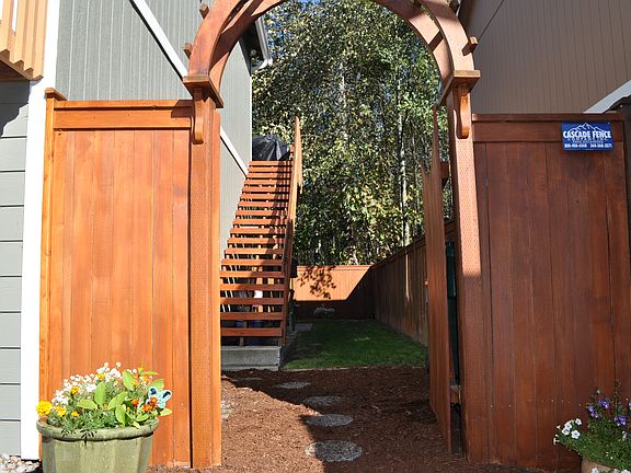 Steps connecting deck to yd.