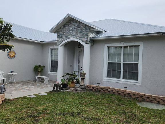 2nd image of 1590 SW Wepaco Avenue
