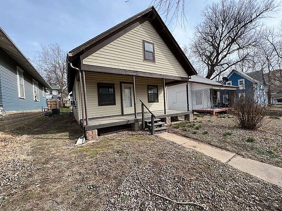 2nd image of 420 S 2nd St