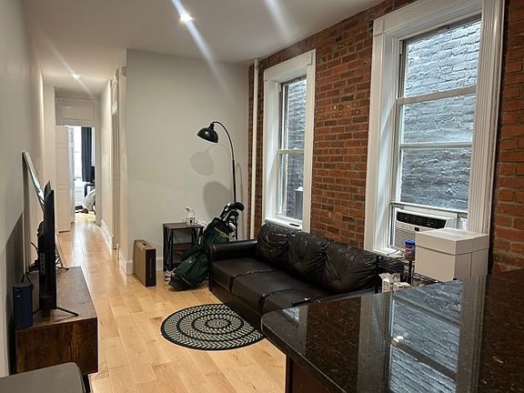 4th image of 43 Jane St APT 5FW