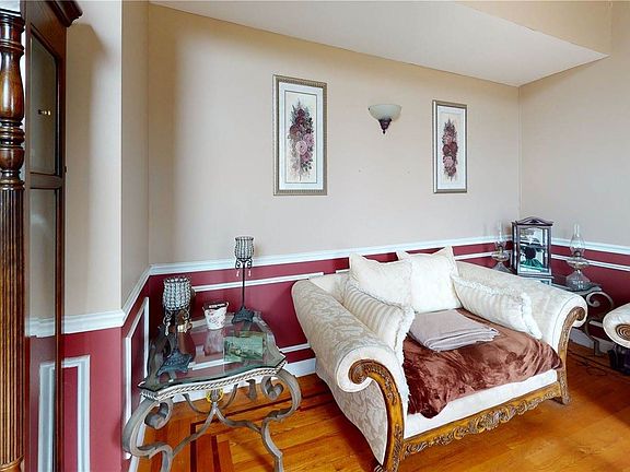 5th image of 58 Winterberry Dr