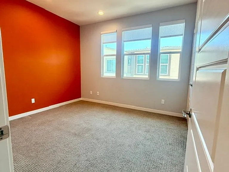 2344 Element Way — Photo 17
