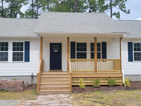 1211 Maple Rd, Southport, NC 28461