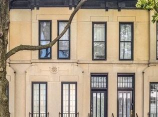 57 W Burton Pl, Chicago, IL 60610