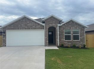 681 S Neon Ave, Fayetteville, AR 72704