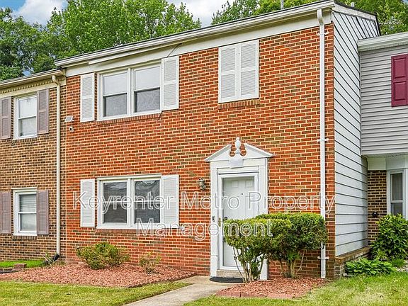 2nd image of 12526 Woodstock Dr E