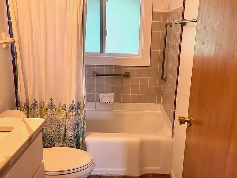 1217 S Midvale Blvd — Photo 7