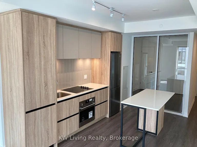 8 Beverley Glen Blvd #611 — Photo 2