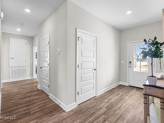 4th image of 538 Vista Pointe Dr