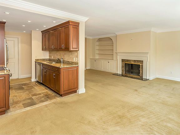 4th image of 99 7th St APT 3F