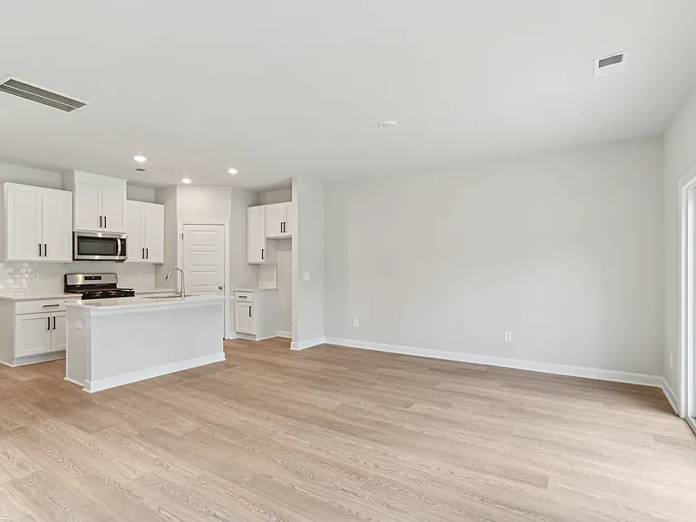 111 Brookmont Ln — Photo 2
