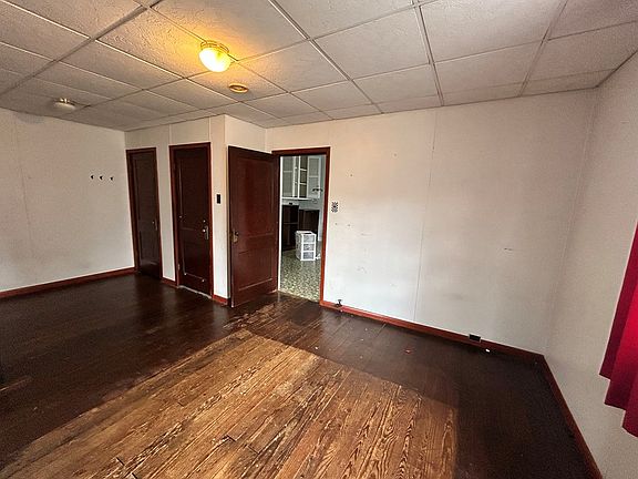 4th image of 346 North Street