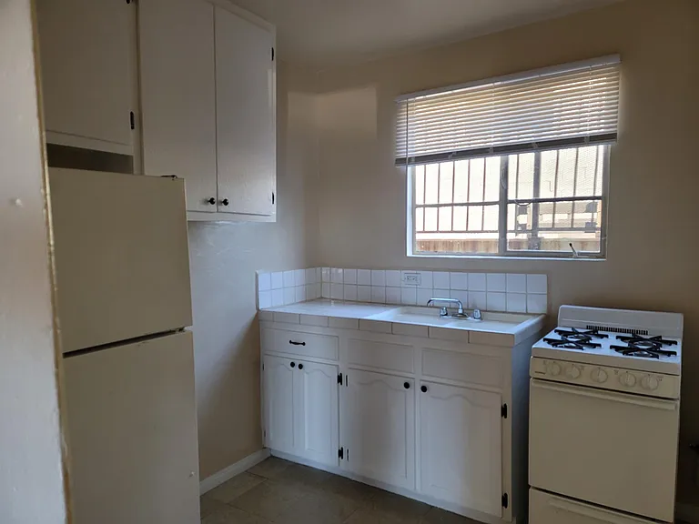 4924 W Washington Blvd #12 — Photo 7