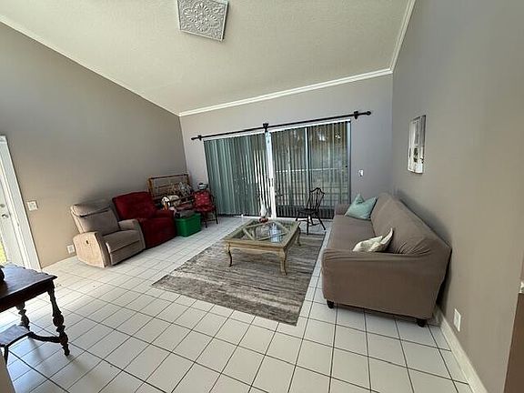 4th image of 2528 Boundbrook Drive S #101