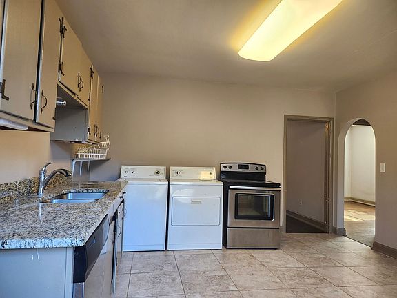 5th image of 4911 Sunnyside Ave #1