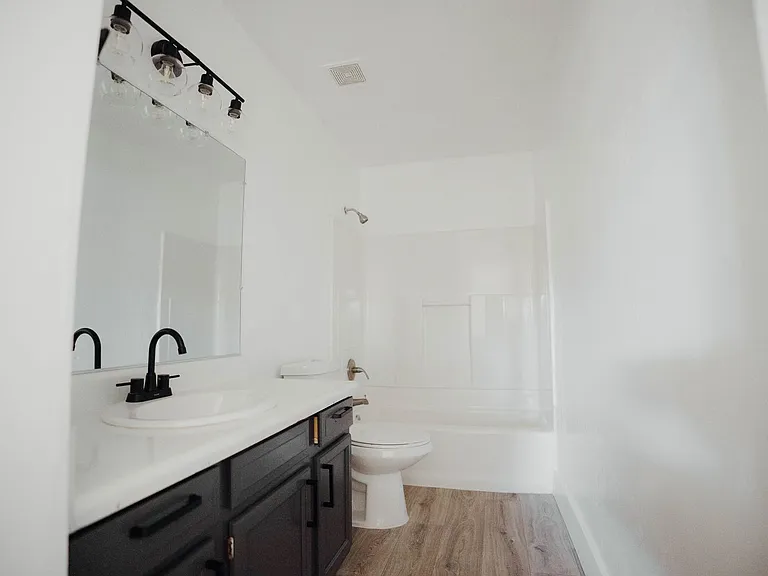 The Apache Village Apartments — Photo 29