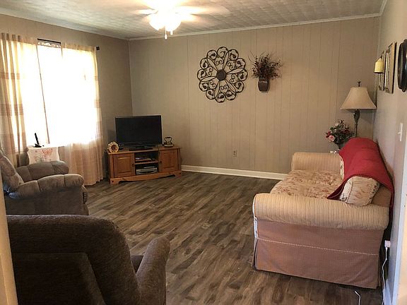 4th image of 418 Martin Subdivision St