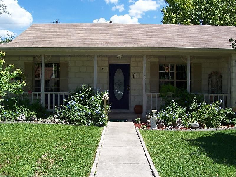 1st image of 120 Cibolo Branch Dr