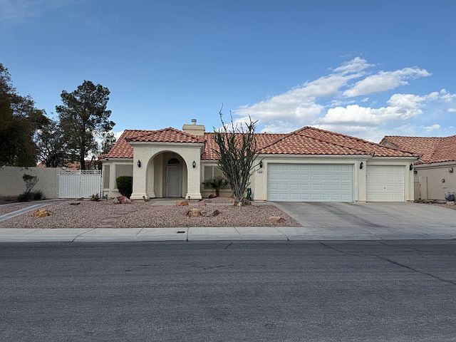 1st image of 4028 Forest Knoll Ln