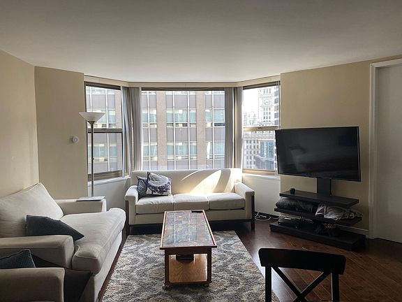 4th image of 535 N Michigan Ave APT 2501