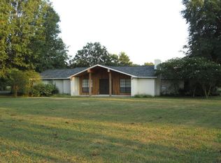 71 W Lake Lee Rd, Greenville, MS 38701