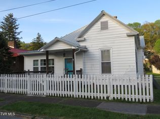 124 10th St NW, Norton, VA 24273