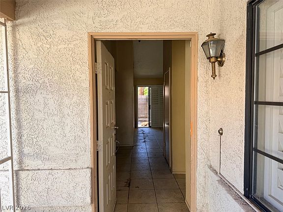 4th image of 384 Norlina Ct