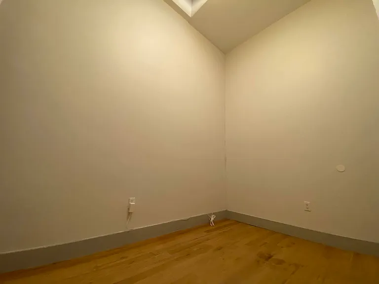 283 Himrod St #3R — Photo 11