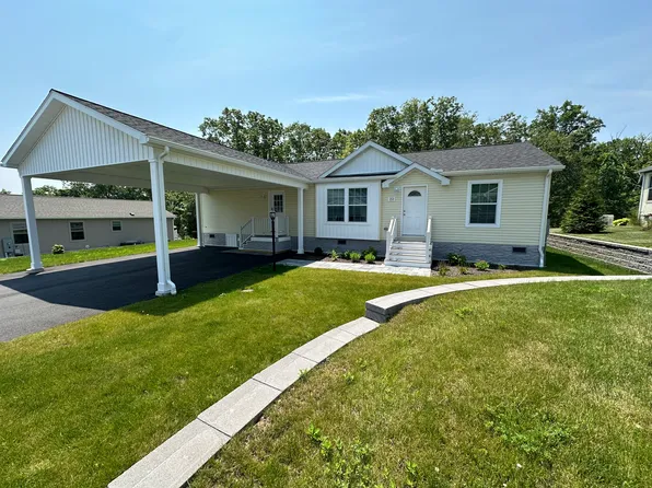 22 Millwood Dr #11, Uncasville, CT 06382