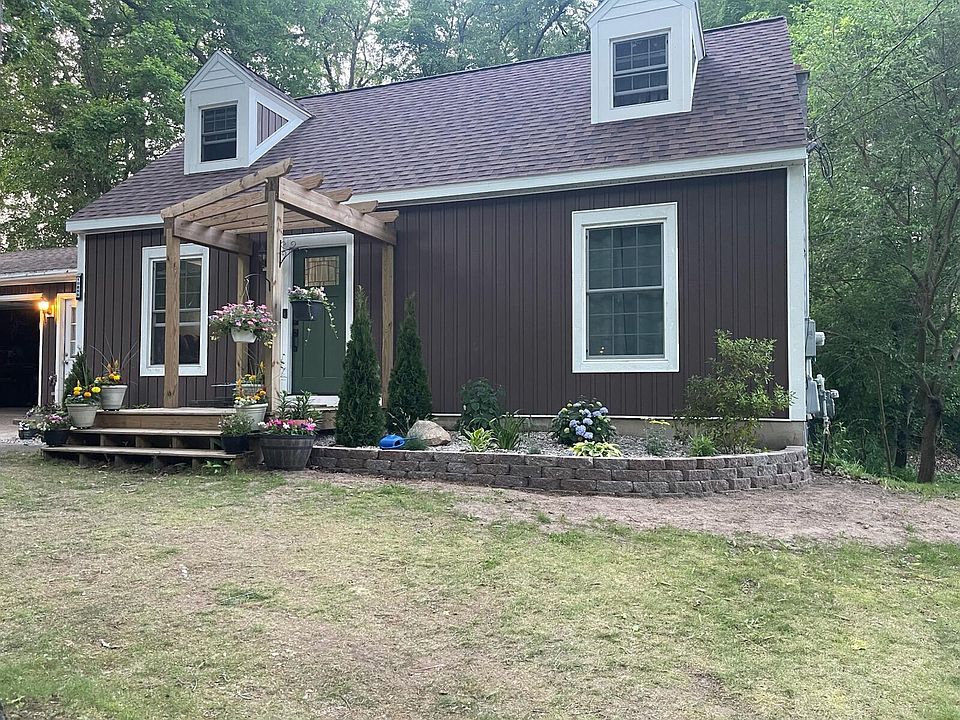 1st image of 10855 Woodbushe Dr SE