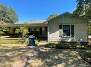 102 Ridgeway Dr, Daingerfield, TX 75638