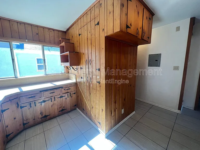 10222 McClemont Ave — Photo 6