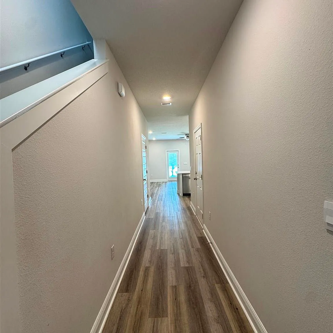 3 bed, 2.5 bath, 1537 sqft, $1,995 — Photo 2