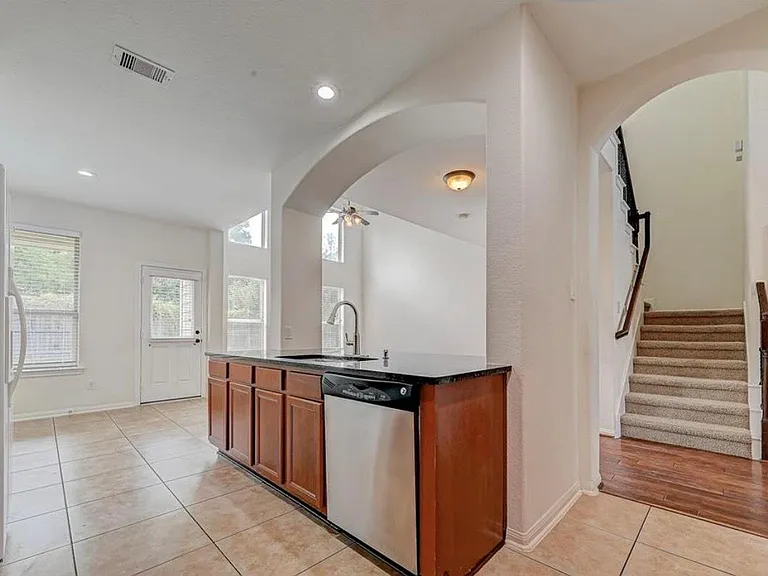 11 Sagamore Ridge Pl — Photo 17
