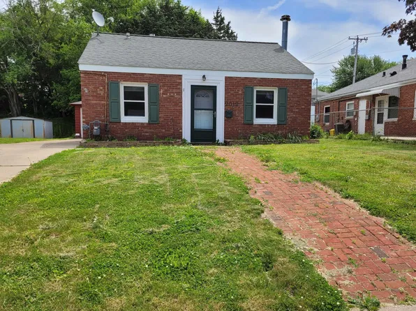 2012 Morningview Rd, Dubuque, IA 52001