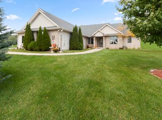 N1034 Encore Dr, Walworth, WI 53184