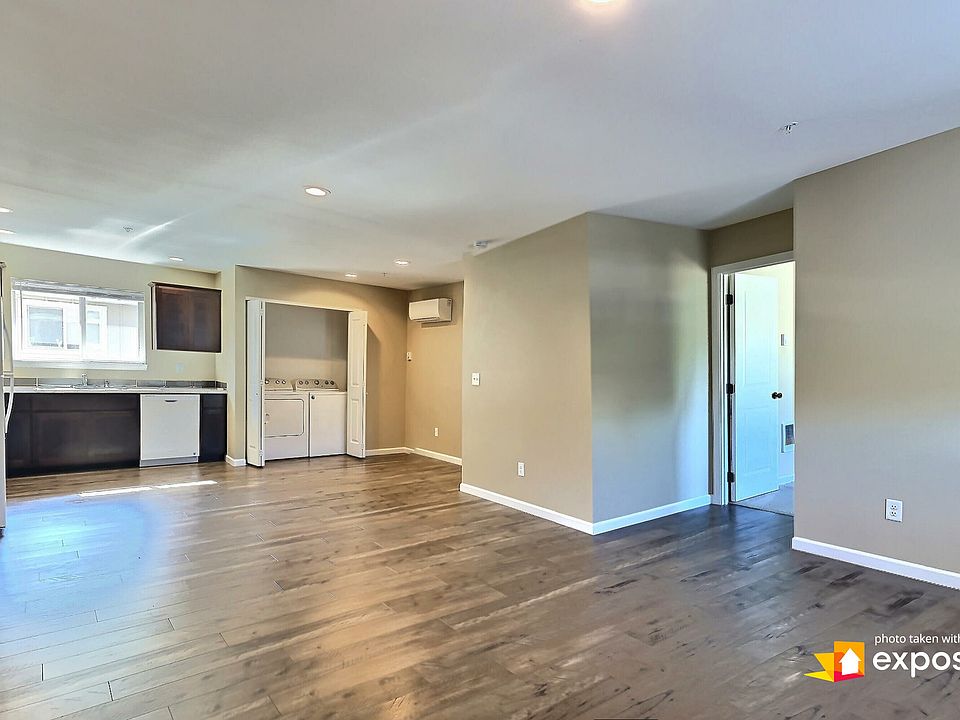 1st image of 2311 NE 138th Ave #28