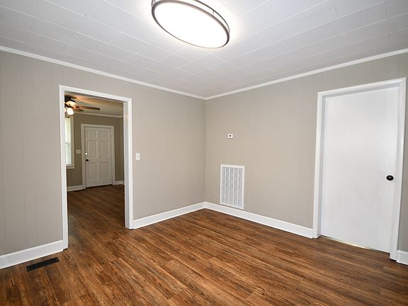 4th image of 3415 Crompton St