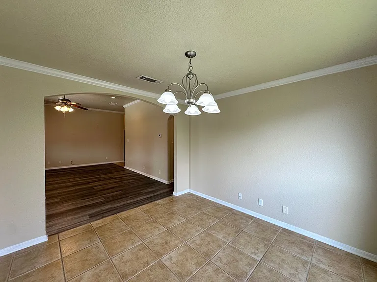 2601 Lavender Ln — Photo 17