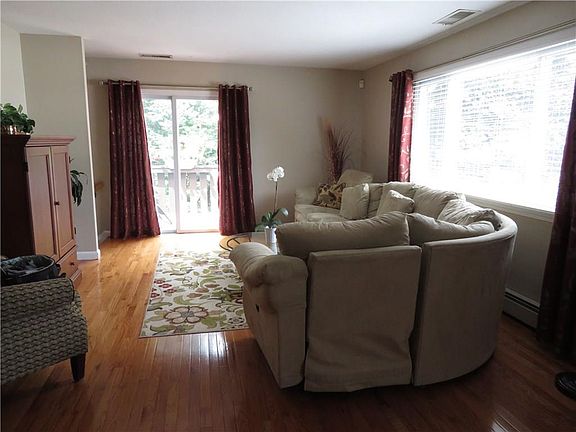 2nd image of 203 Duxbury Ct