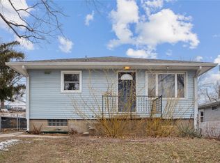 1240 20th Ave SW, Cedar Rapids, IA 52404