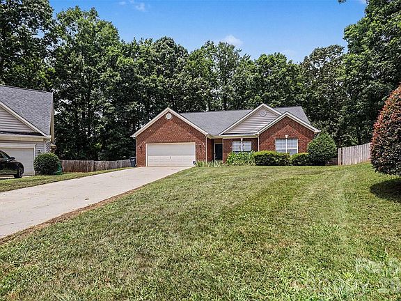 2nd image of 2922 Tallard Ln