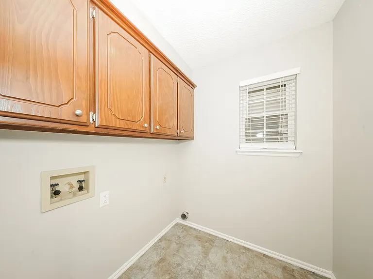 5421 Sudbury Ln — Photo 15