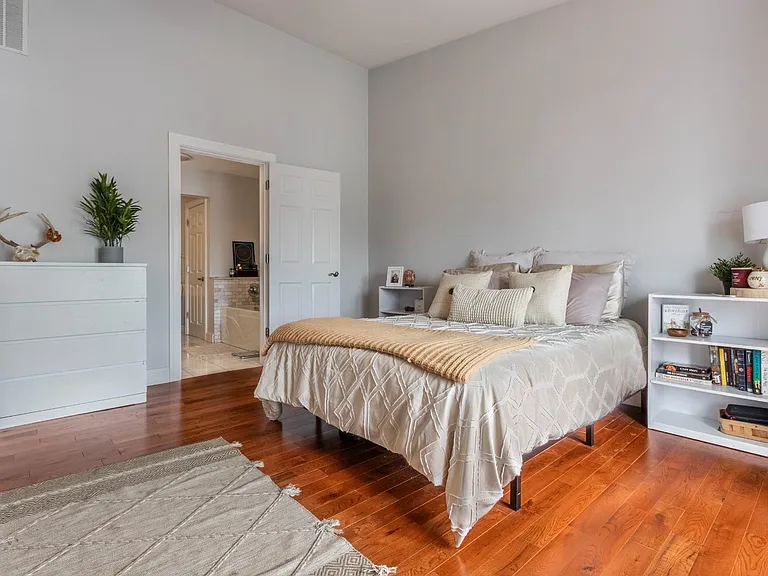 316 Walnut St — Photo 12