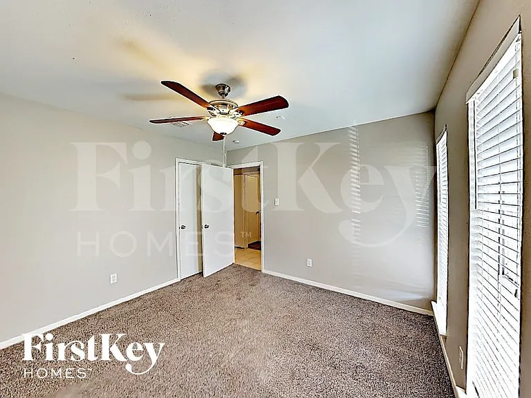 6610 Rowell Ct — Photo 12