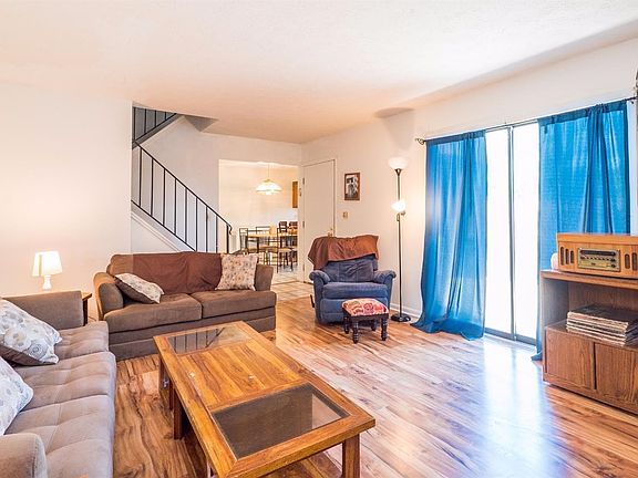 3rd image of 8539 Island Pines Dr