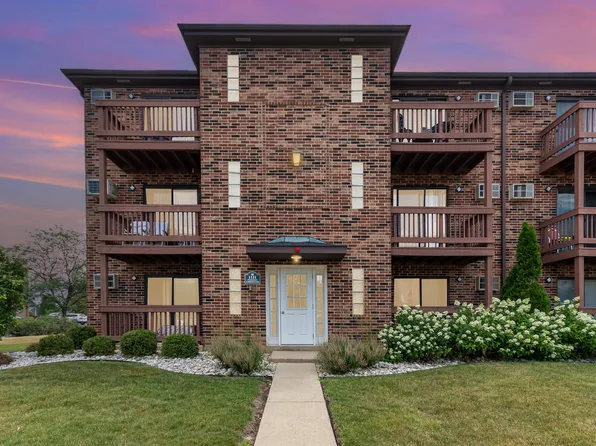 1131 Cedar St APT 2B, Glendale Heights, IL 60139