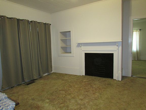2nd image of 1820 Hemlock Ave